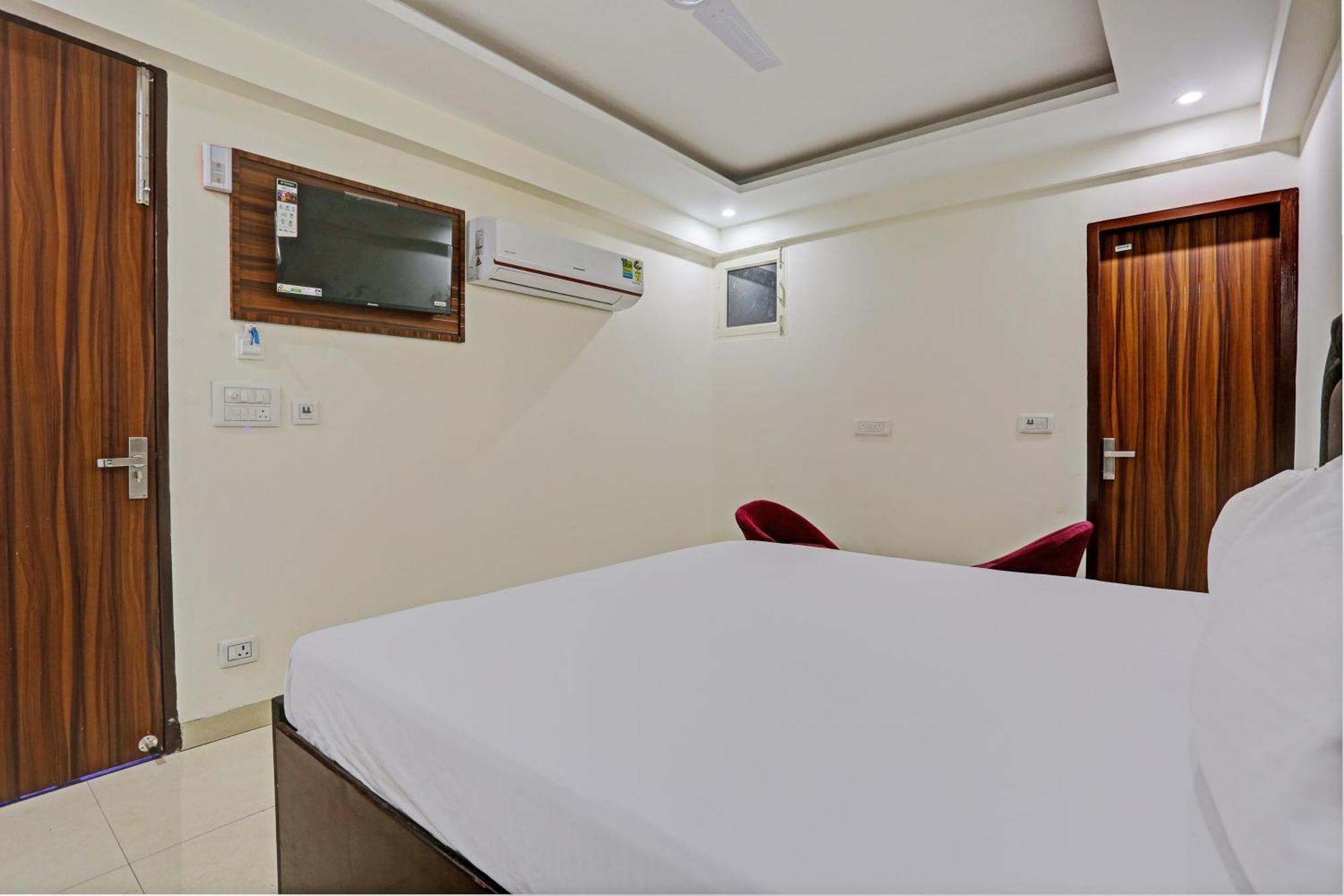 Hotel O Tree House New Delhi Eksteriør billede